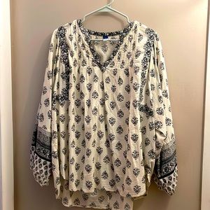 Women’s long sleeve top